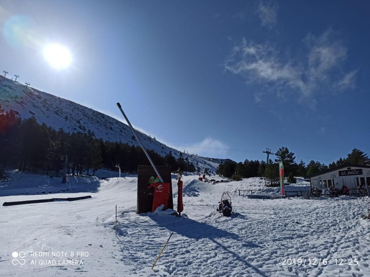 Apartamento Turistico Snow Boutique Apartment Camarena de la Sierra Bagian luar foto